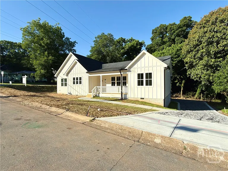 294 Moreland Ave — Photo 2