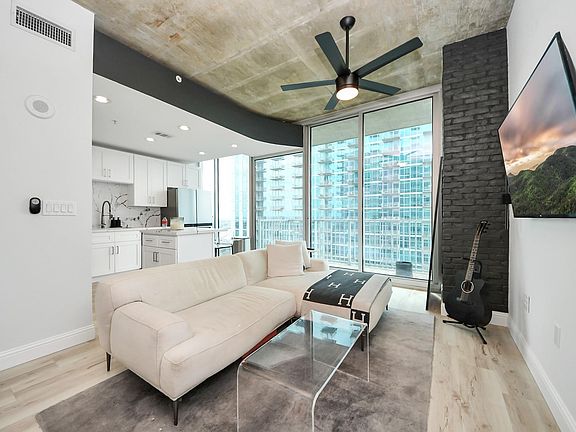 3rd image of 5925 Almeda Rd Unit 11616