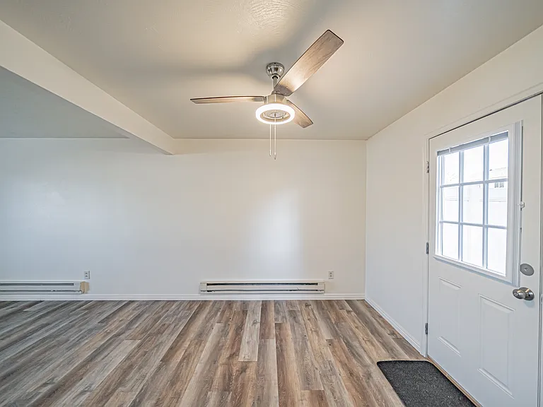 2022 W Broadway St #2022 — Photo 13