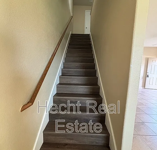 318 Main St #B — Photo 6