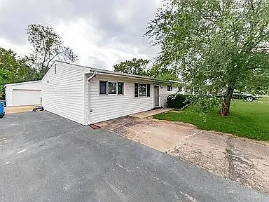 jpg - 9522 Trefore Ave