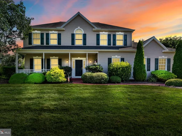 1782 N Meadow Dr, Mechanicsburg, PA 17055