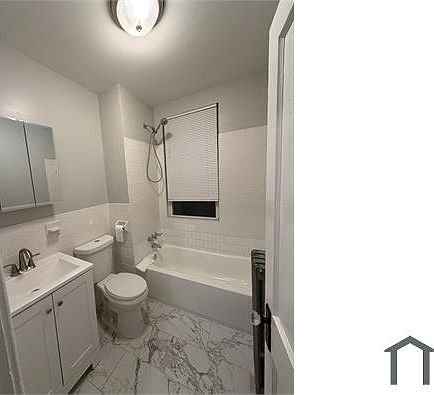 3rd image of 3201 Normount Ave