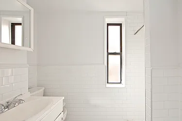 Rented by R New York