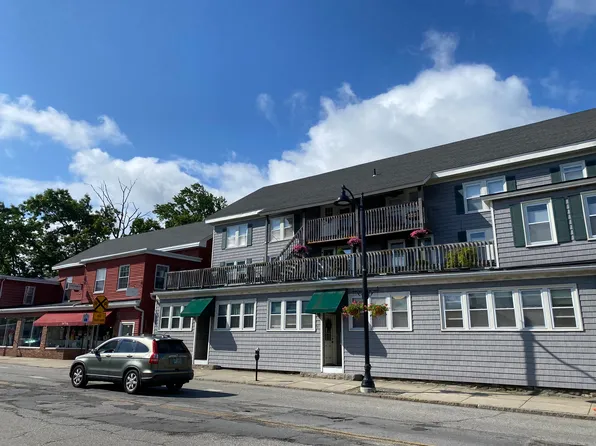 93 Commonwealth Ave #32, Concord, MA 01742