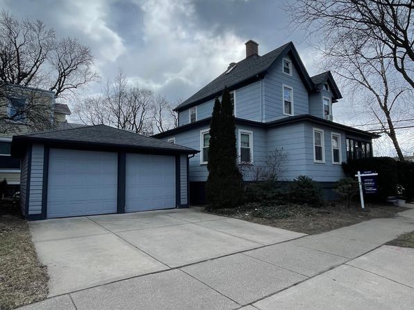 910 Lake St #1