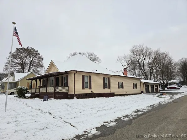 901 N College Avenue, Salem, IN 47167