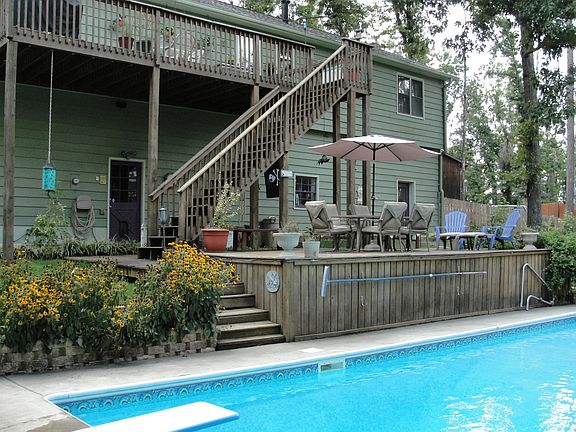 2nd image of 704 Navaho Ct