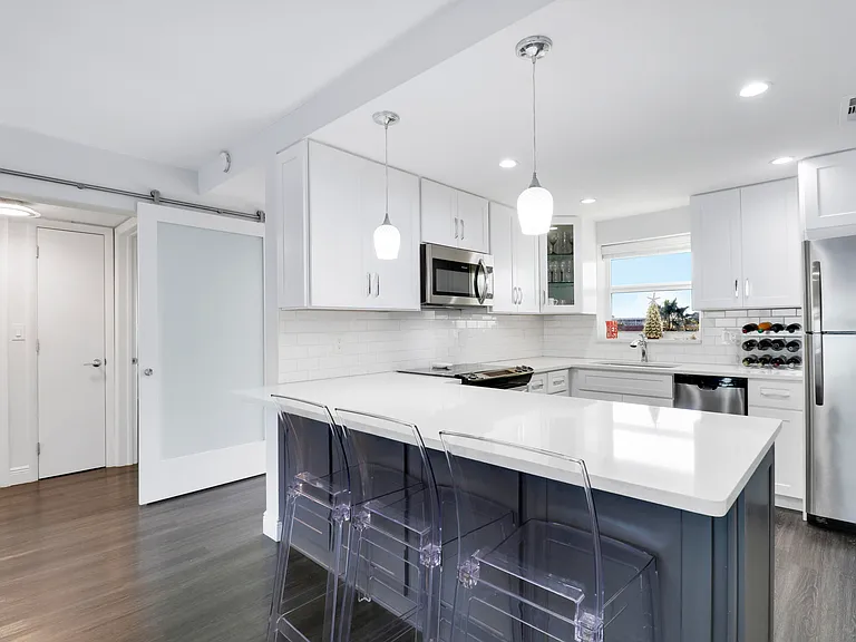 52 Yacht Club Dr #402 — Photo 4
