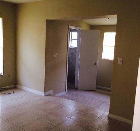 5th image of 1606 Deauville Dr