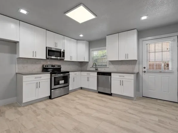 310 Thistle Dr, Garland, TX 75043