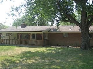 2nd image of 1671 Maple Ln