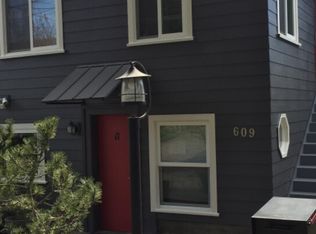 609 N 48th St #B, Seattle, WA 98103