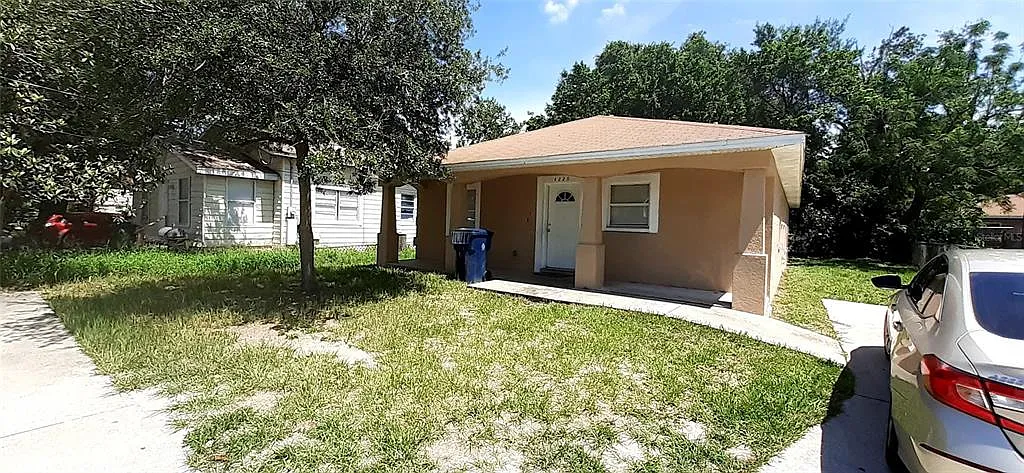 4 bed, 2.0 bath, 1500 sqft, $1,995 — Photo 1