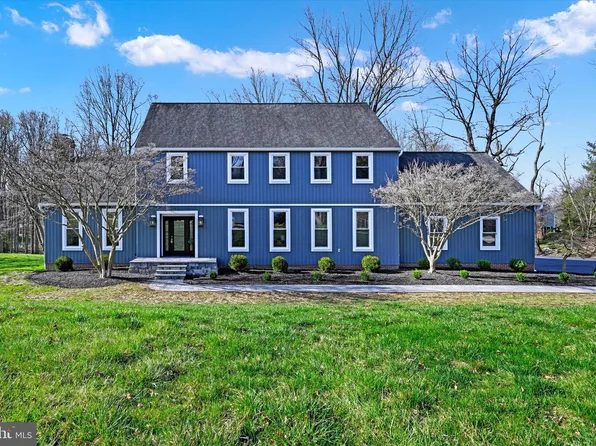 2128 Highland Ridge Dr, Phoenix, MD 21131