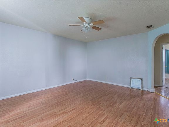 2nd image of 905 S 6th St