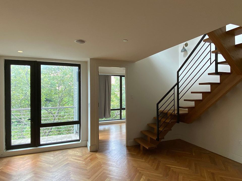 1st image of 233 Gold St #412