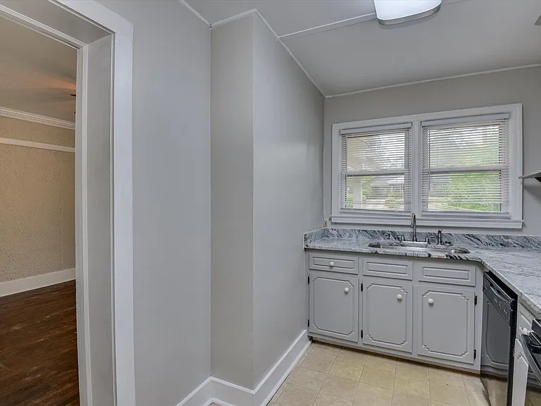 1011 Georgia Ave #3 — Photo 11
