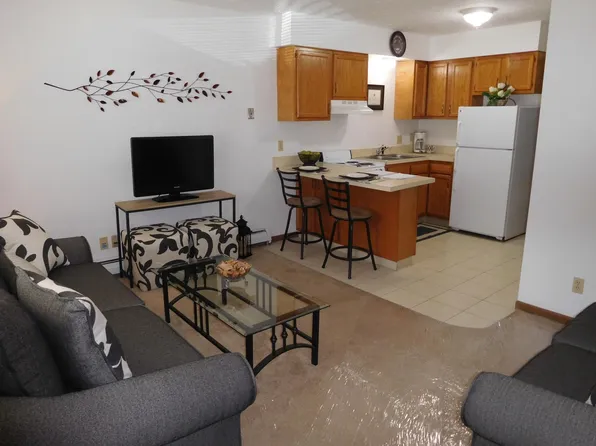 Mogadore Square, 2888 Mogadore Rd, Akron, OH 44312