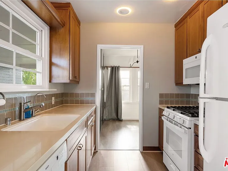 4108 Harter Ave — Photo 10