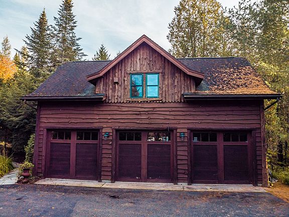 3rd image of 357 Mirror Lake Dr