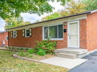1221 Dahl Rd, Louisville, KY 40213