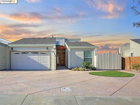 2nd image of 1224 Marina Cir