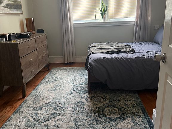 3rd image of 2227 Catharine St #2F