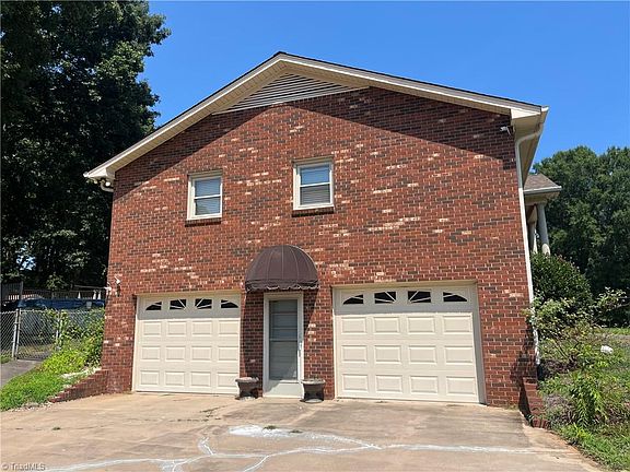 5th image of 1041 Canyon Dr