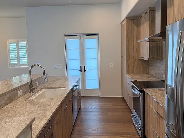 301 W Comstock Ave #2 — Photo 7