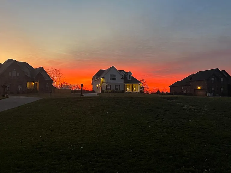 230 Amana Dr — Photo 20