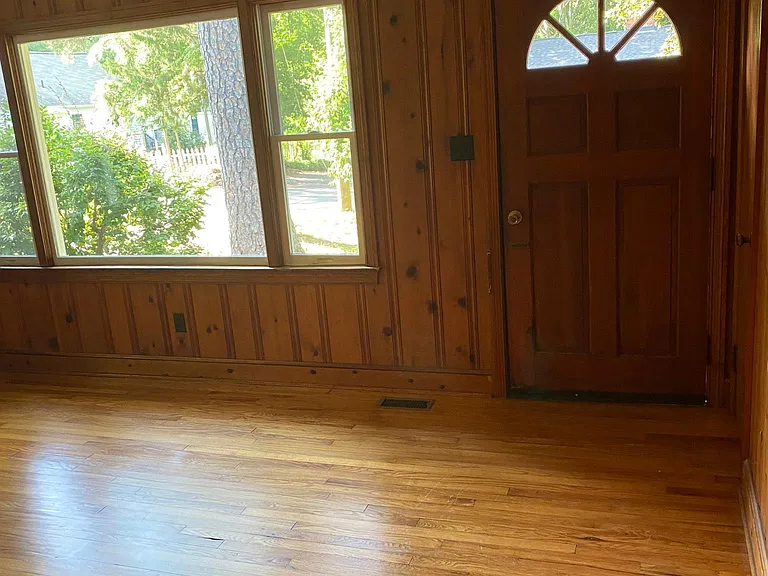 206 Hill St — Photo 9