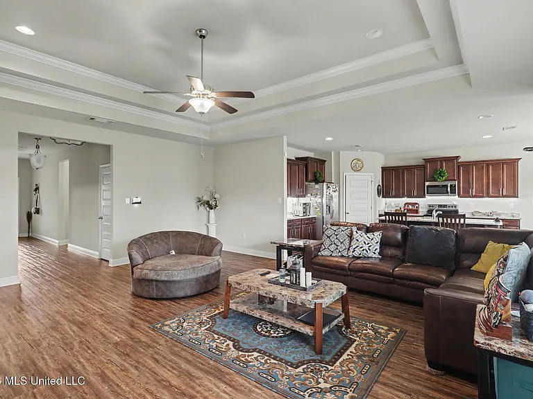 10784 Chapelwood Dr — Photo 7