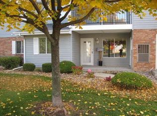 1231 Sunnyslope Dr N, Racine, WI 53406
