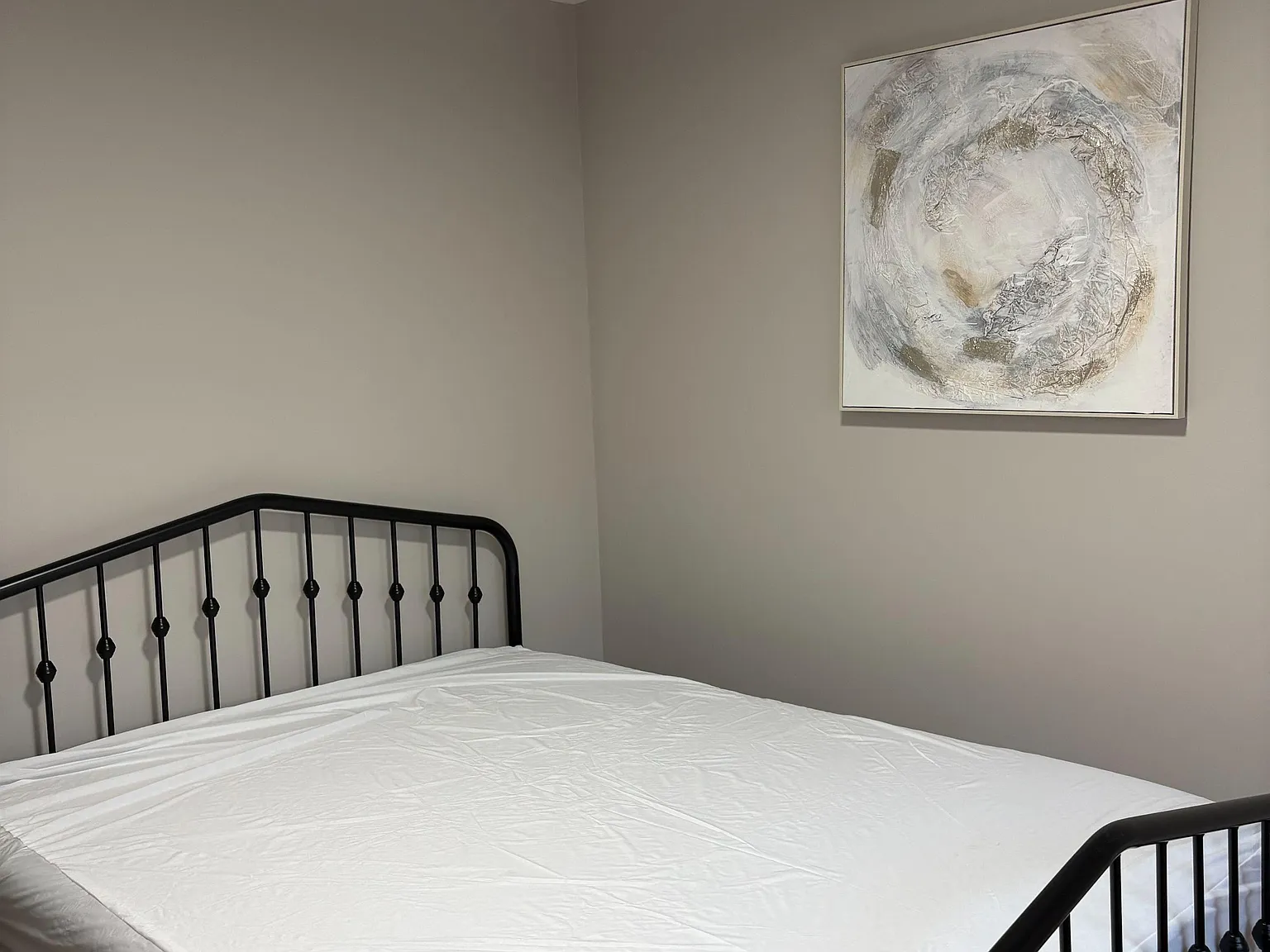 4 bed, 3.0 bath, 2100 sqft, $957 — Photo 1