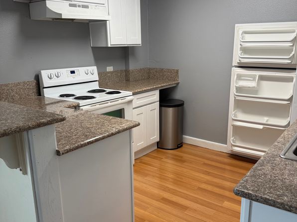 122 I St APT D