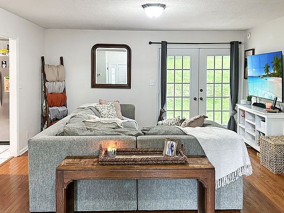 4th image of 4320 Memory Ln