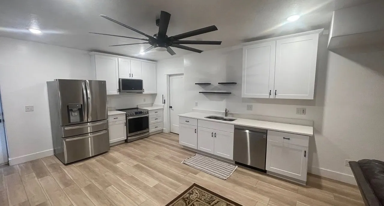 2 bed, 1908 sqft, $1,600 — Photo 3