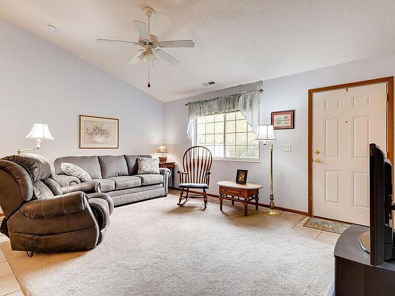 5th image of 536 Richmond Dr