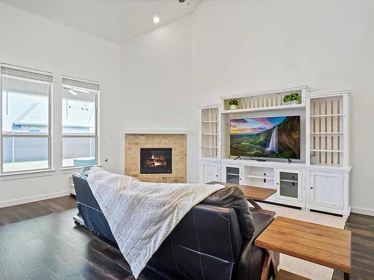 525 Overton Ave — Photo 4