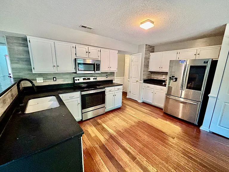 4512 Misty Ct — Photo 11