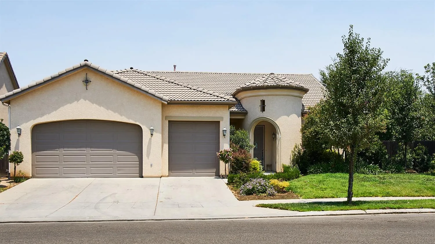 3347 Sussex Ave photo 1