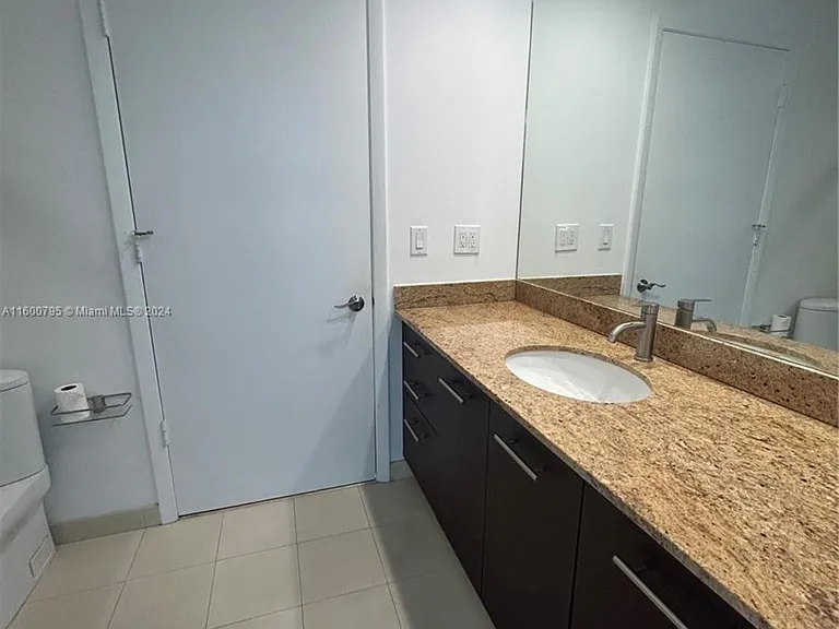 3029 NE 188th St #905 — Photo 3
