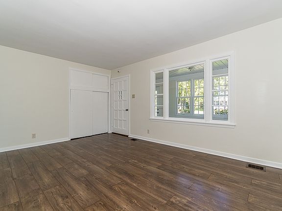 4th image of 1766 W Gilbert Dr