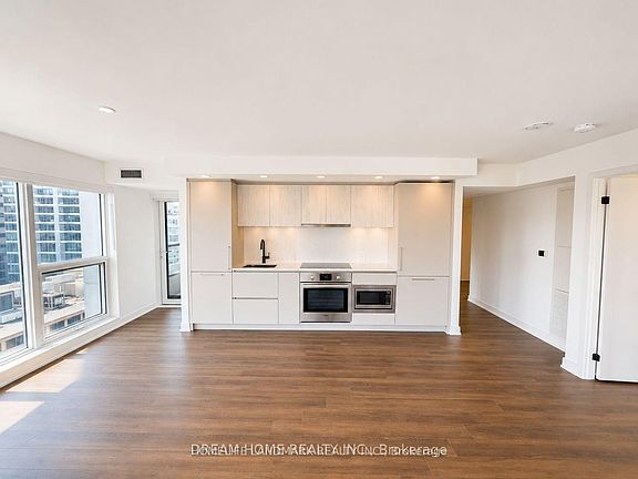 5th image of 609 Sherbourne St #2002