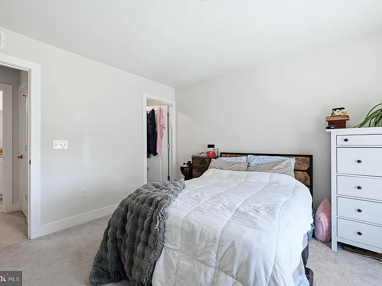 933 Anvil Ct — Photo 23