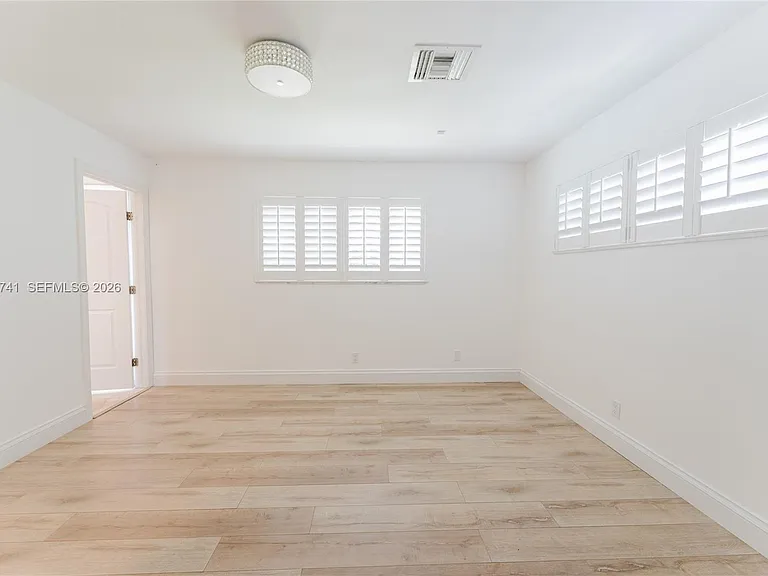 2101 NE 63rd St — Photo 30