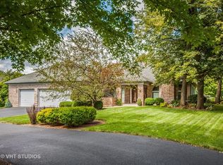 39 Crestview Dr, Oswego, IL 60543