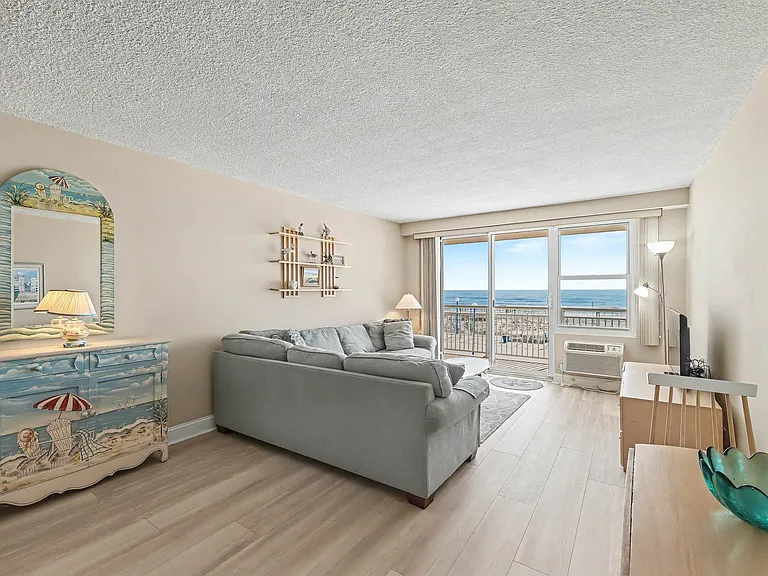 9400 Atlantic Ave #305 — Photo 5