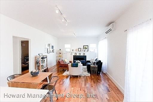 3rd image of 3212 Bellevue Ave
